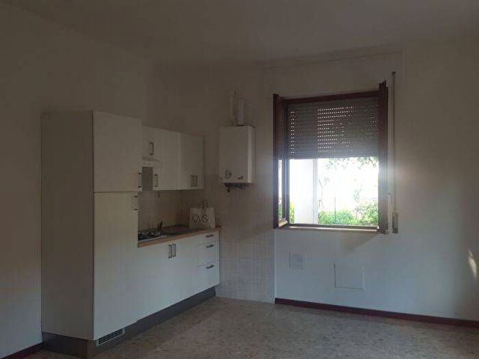 Appartamento bilocale in affitto in Via Giuseppe Verdi, Centro, Gavirate
