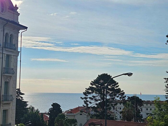 Appartamento trilocale in affitto in Corso degli Inglesi, Sanremo