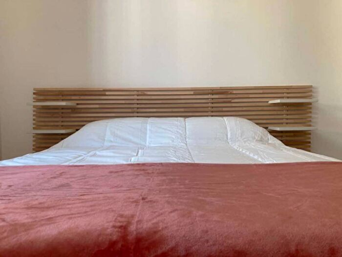 Appartamento quadrilocale in affitto in Via San Giovanni alla Paglia, Repubblica, Milano