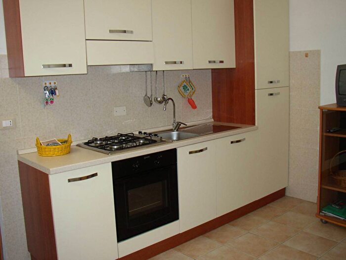 Appartamento trilocale in affitto in Via Serri, Centro, Follonica