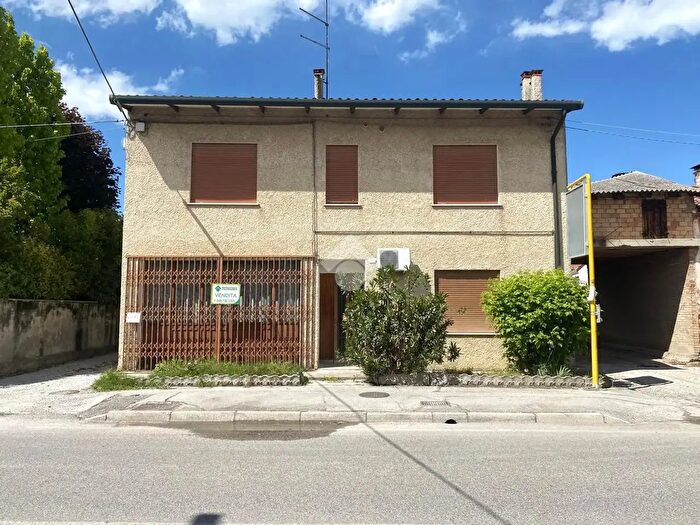Casa con 6 locali in vendita in Via Albare, Piombino Dese