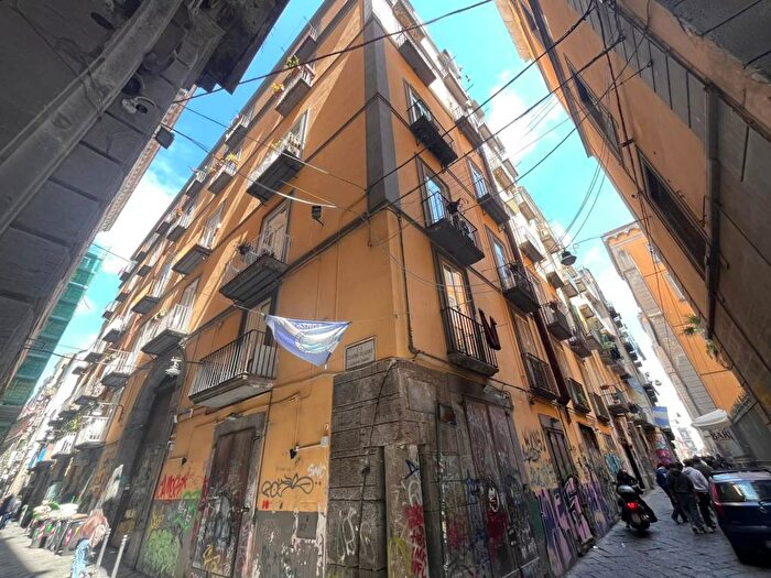 Appartamento bilocale in affitto in Via Giovanni Paladino, Centro Storico, Napoli