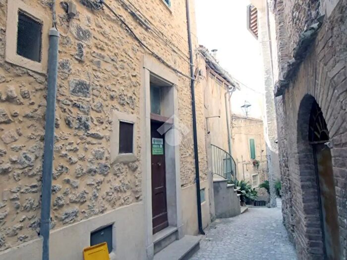 Appartamento con 5 locali in vendita in Via Ferraguti, Roccantica