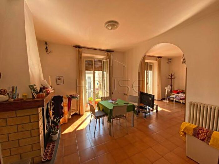 Appartamento trilocale in vendita in Via Francesco Andreani, Umbertide