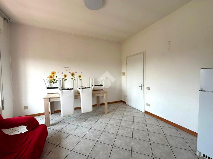 Appartamento quadrilocale in vendita in Via Venezia, Dueville