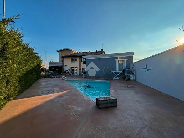 Casa con 5 locali in vendita in Str per Offlaga, Manerbio