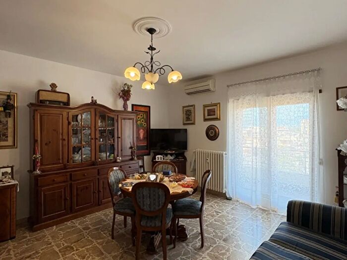 Appartamento con 5 locali in vendita in Via Goffredo Mameli, Monterotondo