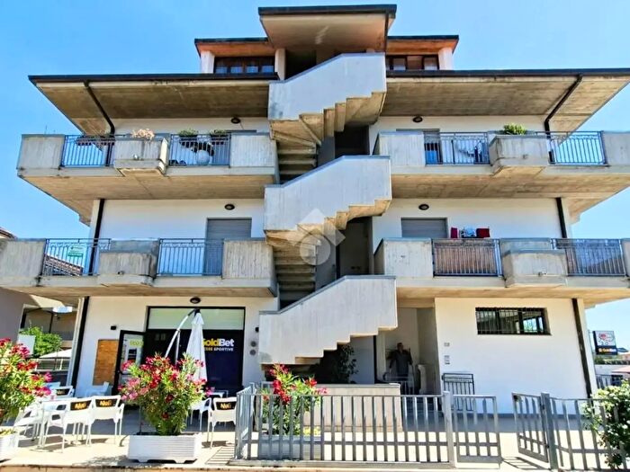 Appartamento trilocale in vendita in Via Luigi Cherubini, Castel Di Lama