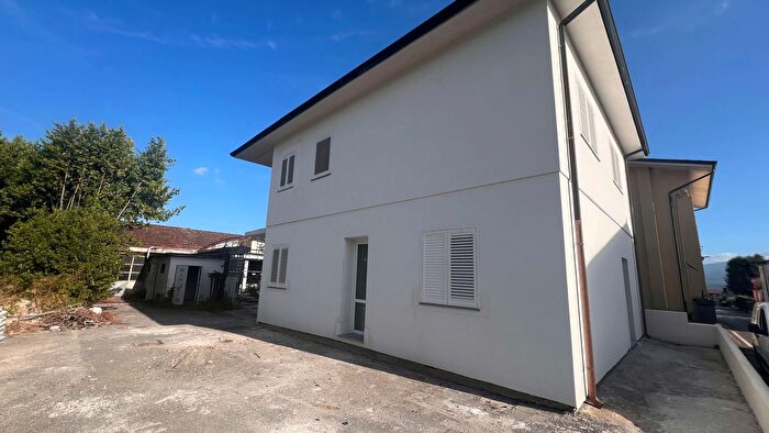 Casa con 8 locali in vendita in Via delle Ville, Capannori