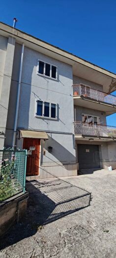 Casa con 7 locali in vendita in Via Alarico I, Eboli