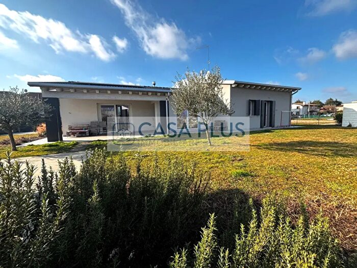 Casa trilocale in vendita in Tombolo