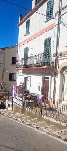 Casa con 10 locali in vendita in Via Luigi Cinalli, Atessa