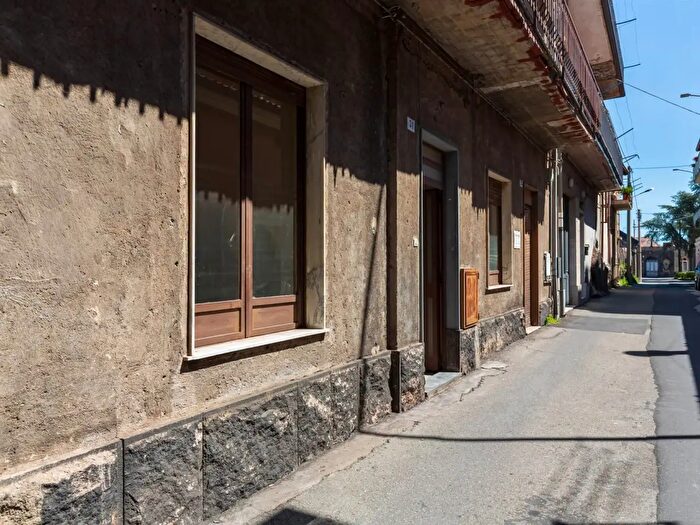 Appartamento con 5 locali in vendita in Via Duca di Genova, Belpasso