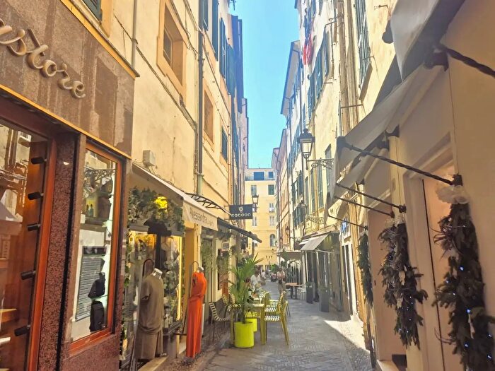Appartamento bilocale in vendita in Via Camillo Benso di Cavour, Sanremo