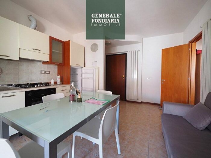 Appartamento bilocale in affitto in via genova, Ceparana Carpena, Bolano