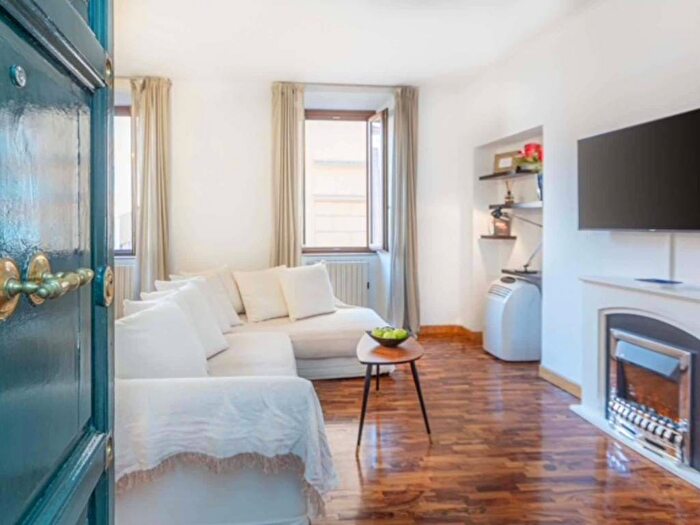 Appartamento bilocale in affitto in Via Vittoria, Spagna, Roma