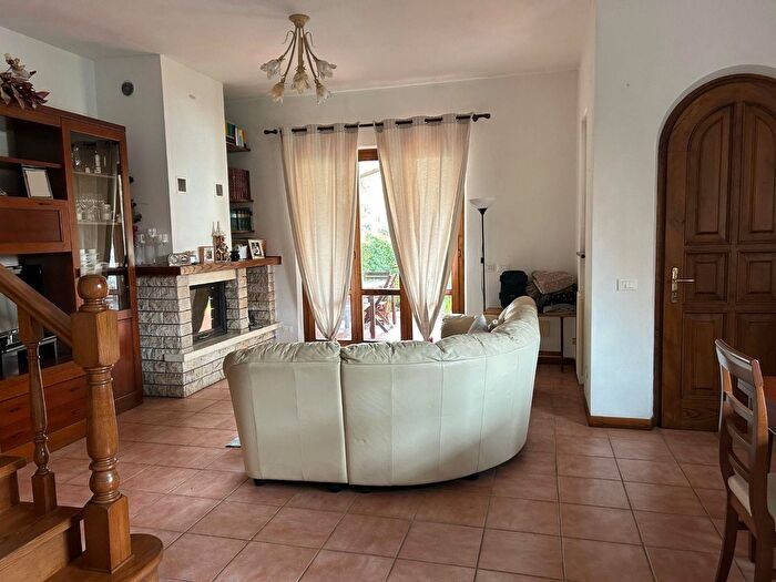 Casa con 8 locali in affitto in Forte Dei Marmi