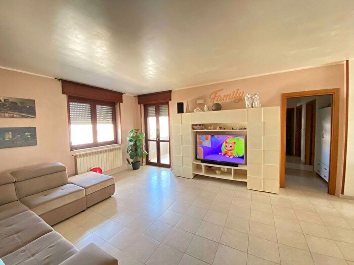 Appartamento con 6 locali in vendita in Via Spagna, Casarano