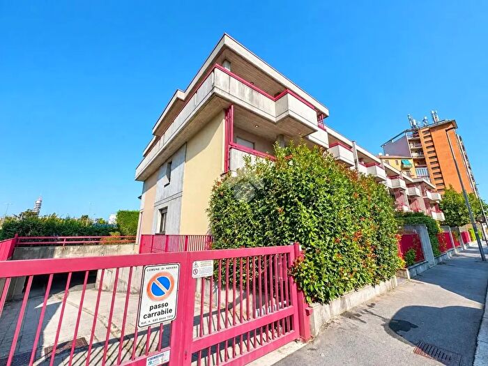 Casa con 5 locali in vendita in Via Camoletti, Novara