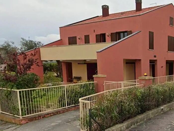 Casa con 18 locali in vendita in Via Serra di Sotto, Montefiore Conca