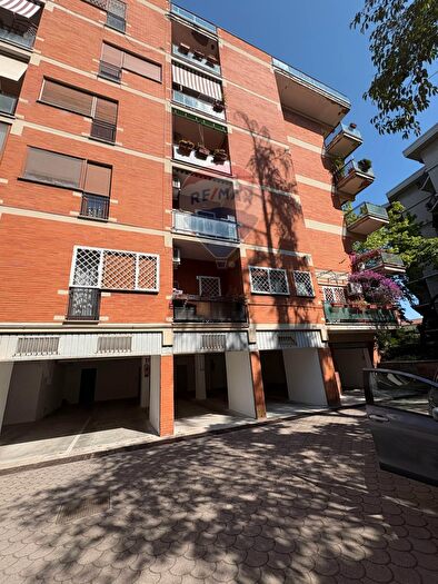 Appartamento quadrilocale in vendita in Via Suvereto, Roma