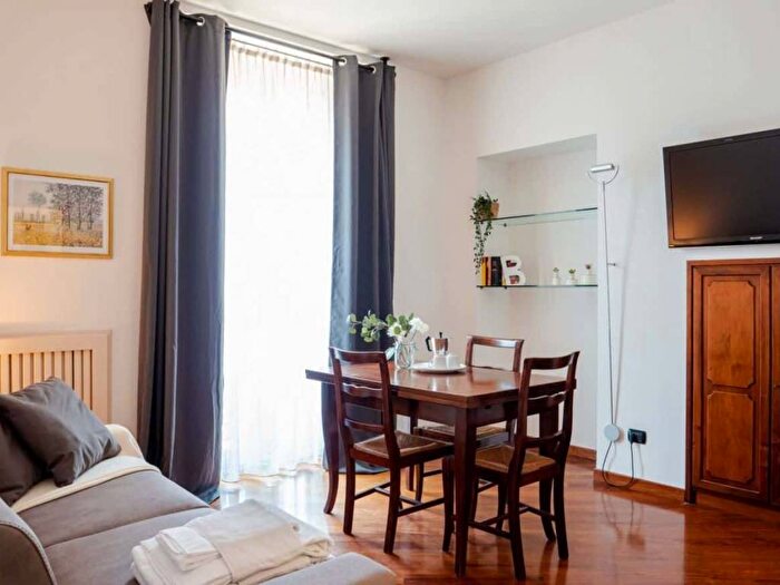 Appartamento trilocale in affitto in Viale Lunigiana, Cascina dei Pomi, Milano