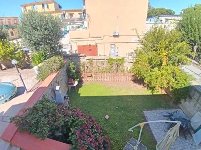 Casa quadrilocale in vendita in Napoli