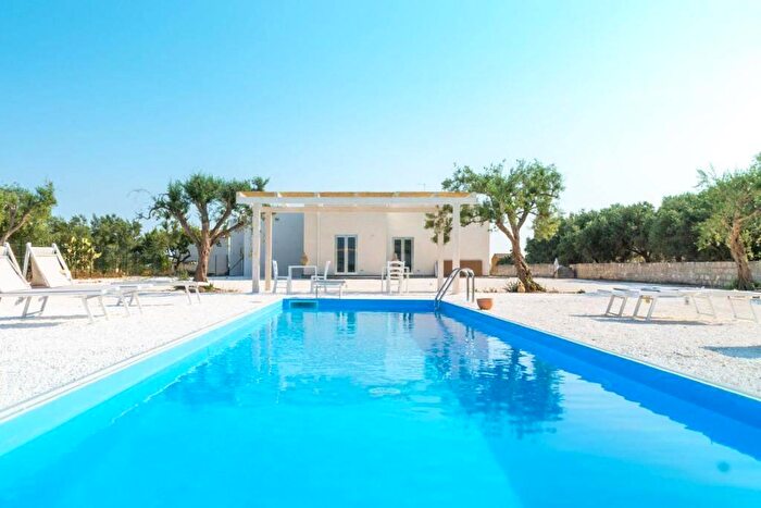 Casa con 6 locali in vendita in Contrada Luparello, Noto