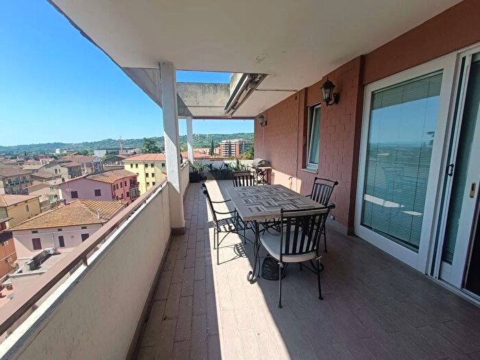 Appartamento con 5 locali in vendita in Via Cristofani g, Perugia