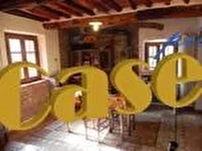 Casa con 7 locali in vendita in Camaiore