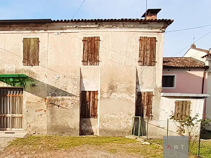 Casa bilocale in vendita in Santa Giustina In Colle