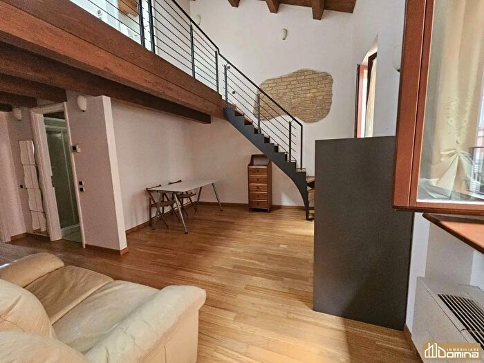 Appartamento quadrilocale in affitto in Vicolo Papis, Ancona