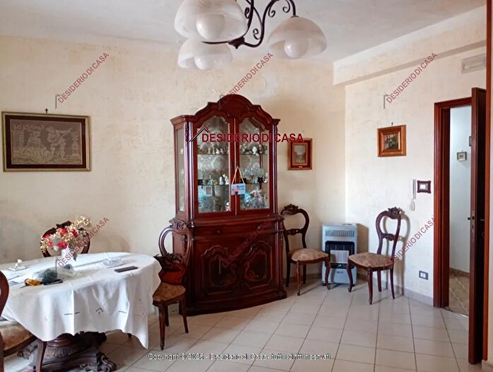 Appartamento con 7 locali in vendita in Trapani