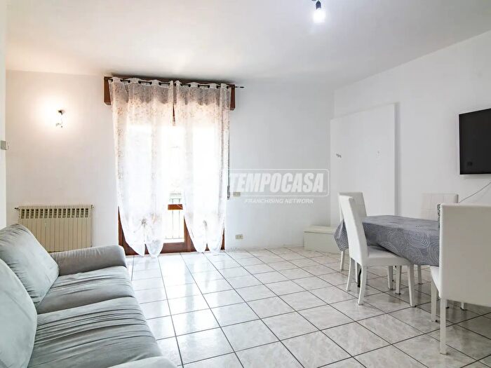 Appartamento bilocale in vendita in Via Castello, Mozzanica