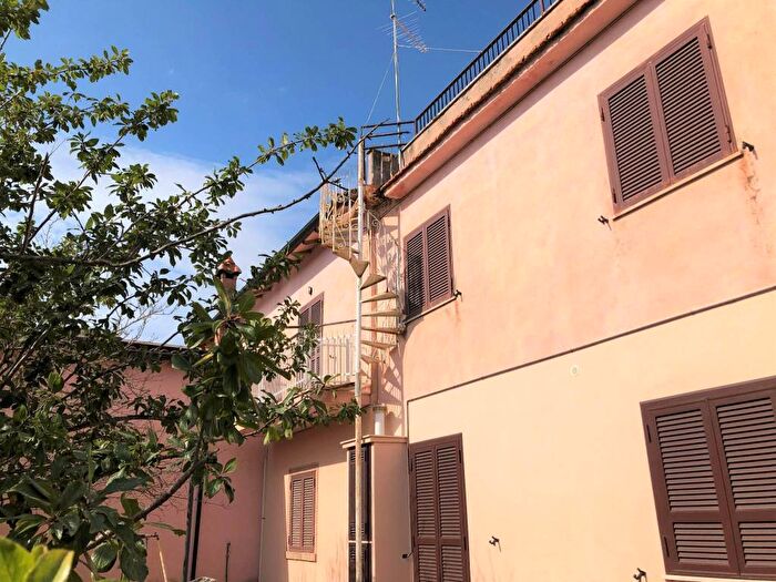 Appartamento con 5 locali in affitto in Via Laurentina, Santa Palomba, Pomezia