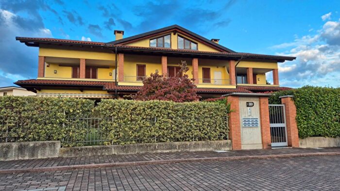 Appartamento trilocale in vendita in Via Federico Peretti Grignasco Novara, Grignasco