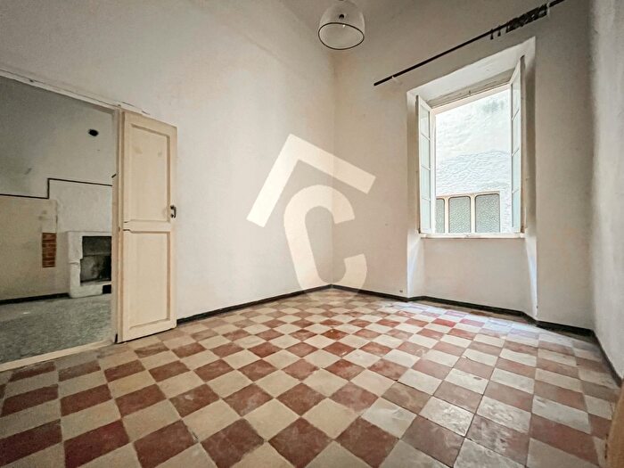 Appartamento con 5 locali in vendita in Jesi