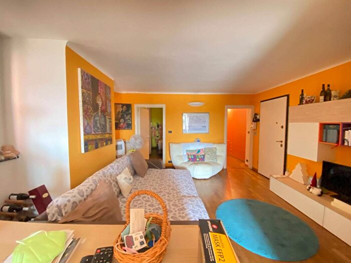 Appartamento trilocale in affitto in Via Angelo Gianelli, Quinto, Genova