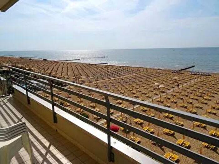 Appartamento trilocale in affitto in Via Andrea Bafile ° Accesso Al Mare, Lido Centro Ovest, Jesolo