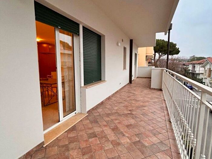 Appartamento trilocale in affitto in Viale Giovanni Pierluigi da Palestrina, Alba Mare, Riccione