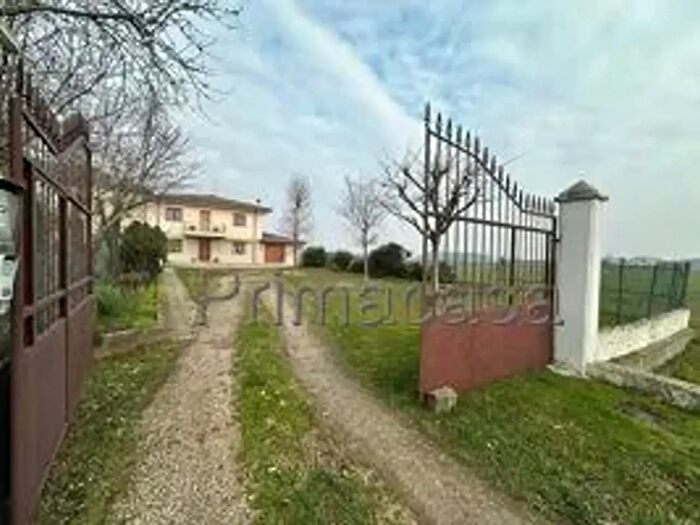 Casa con 11 locali in vendita in Corso della Vittoria, Legnago