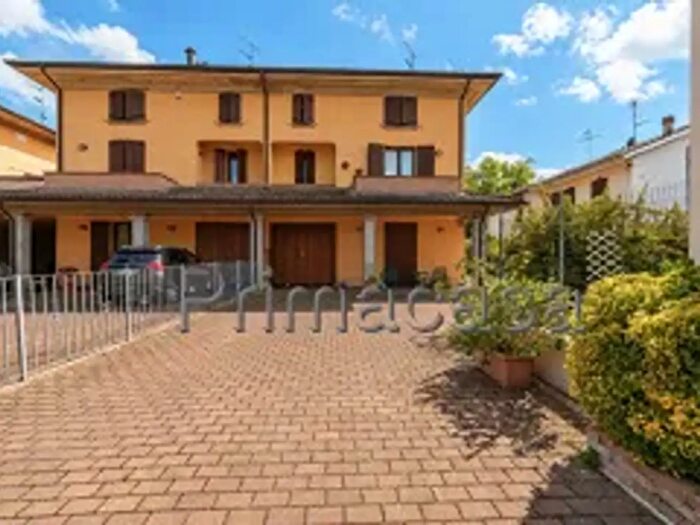 Casa con 5 locali in vendita in Via dei Martiri, Rio Saliceto