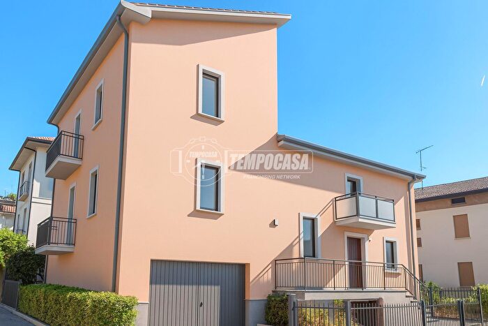 Casa con 5 locali in vendita in Viale Paganini, Sassuolo