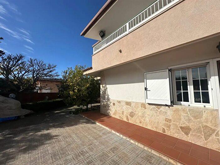 Casa con 8 locali in vendita in Grottaglie