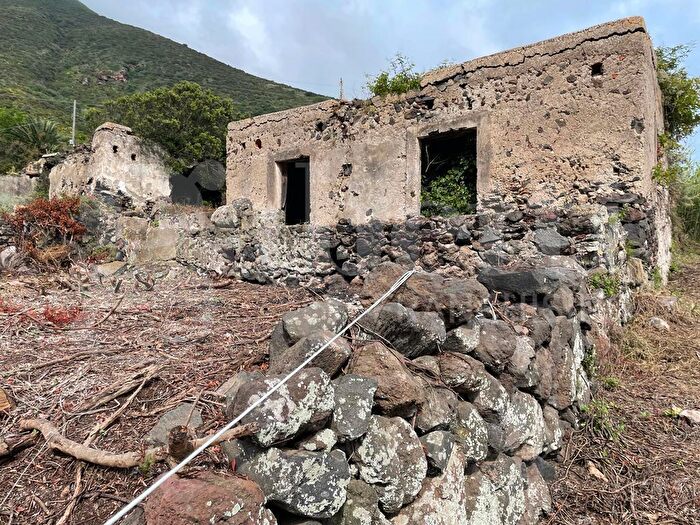 Casa in vendita in Strada Provinciale Snc, Malfa