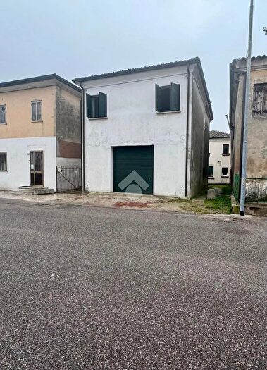 Casa trilocale in vendita in Via XXV Aprile, Guarda Veneta