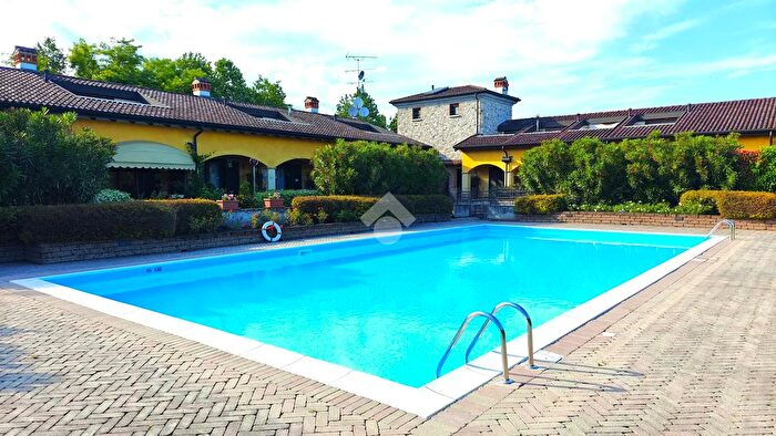 Appartamento quadrilocale in vendita in Via Lavagnone, Lonato