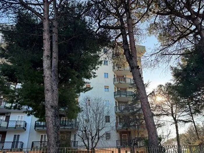 Appartamento con 5 locali in vendita in Bari