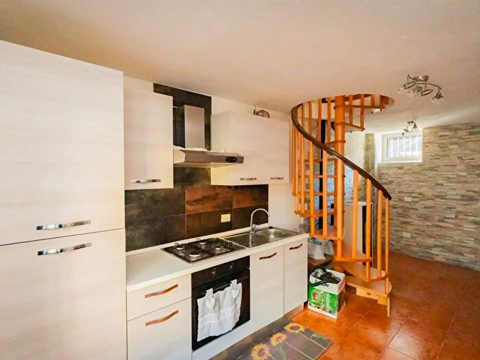 Appartamento bilocale in affitto in Via Fontanedo, Colico