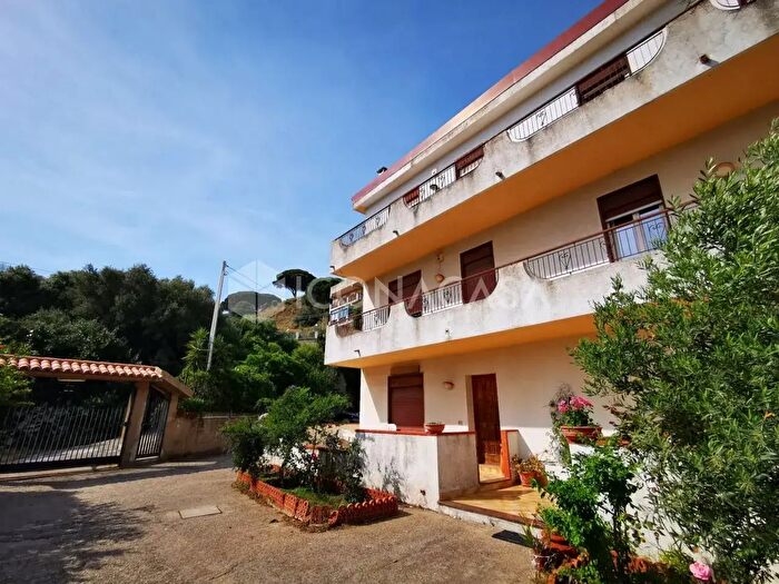 Appartamento con 5 locali in vendita in Contrada Sorba, Messina